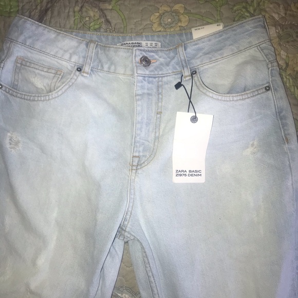 SOLD🦋 Zara Embroidered Mom Fit Jeans Size 8 - Picture 3 of 9